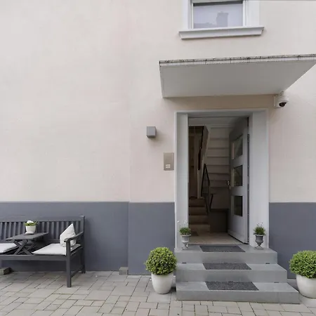Haus No 6 *